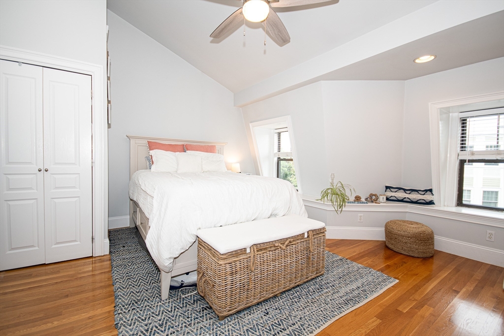 184 I St, Boston, Massachusetts, 1 Bedroom Bedrooms, 3 Rooms Rooms,1 BathroomBathrooms,Residential Lease,For Rent,I St,73520682