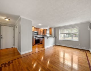 100 Summer St., Watertown, Massachusetts, 1 Bedroom Bedrooms, 4 Rooms Rooms,1 BathroomBathrooms,Residential Lease,For Rent,Summer St.,73520724