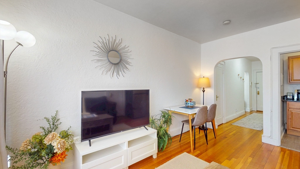 90 Kilsyth Rd, Boston, Massachusetts, 1 Bedroom Bedrooms, 4 Rooms Rooms,1 BathroomBathrooms,Residential Lease,For Rent,Kilsyth Rd,73520794
