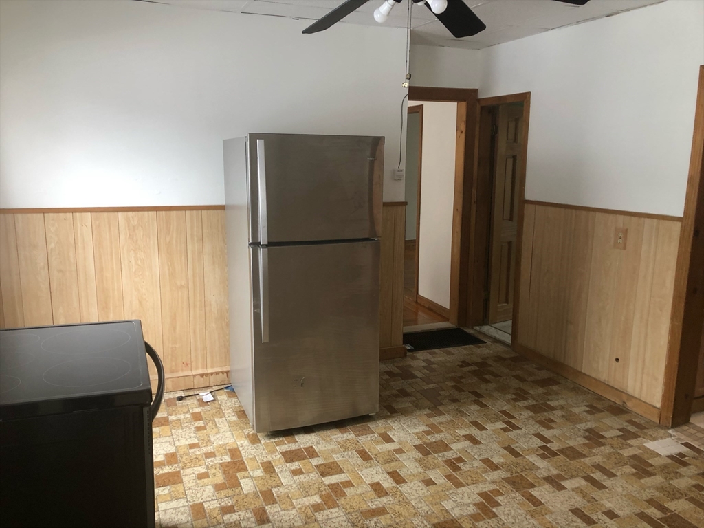 21 Whipple, Worcester, Massachusetts, 2 Bedrooms Bedrooms, 5 Rooms Rooms,1 BathroomBathrooms,Residential Lease,For Rent,Whipple,73521179