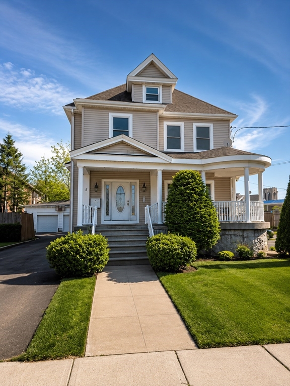 5 Myrtle St, Saugus, Massachusetts, 2 Bedrooms Bedrooms, 3 Rooms Rooms,1 BathroomBathrooms,Residential Lease,For Rent,Myrtle St,73521186