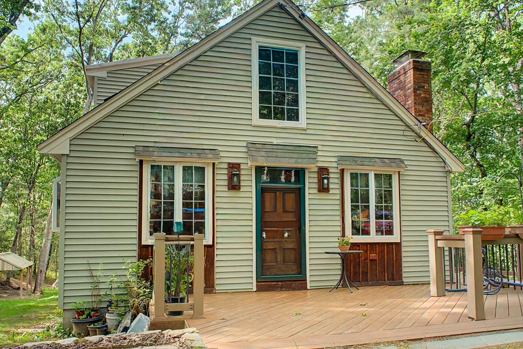 47 Kingsbury Rd, Norfolk, Massachusetts, 3 Bedrooms Bedrooms, 8 Rooms Rooms,2 BathroomsBathrooms,Residential,For Sale,Kingsbury Rd,73508249