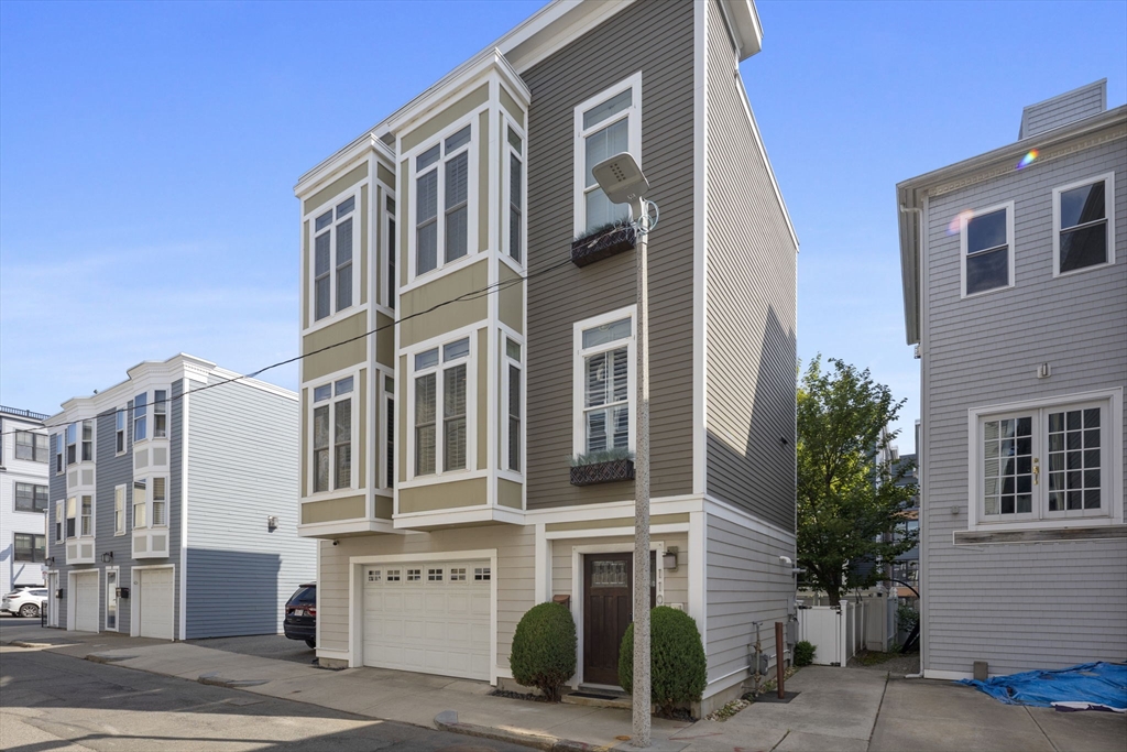 110 Bolton St, Boston, Massachusetts, 2 Bedrooms Bedrooms, 5 Rooms Rooms,2.5 BathroomsBathrooms,Residential Lease,For Rent,Bolton St,73521214