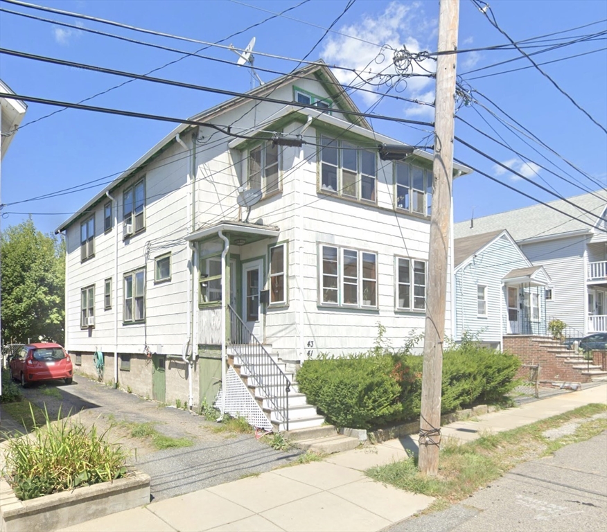 41 Oakland Street, Watertown, Massachusetts, 2 Bedrooms Bedrooms, 5 Rooms Rooms,1 BathroomBathrooms,Residential Lease,For Rent,Oakland Street,73520997