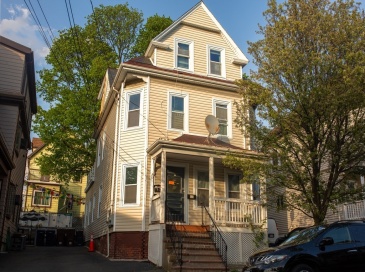 15 Marie Ave, Everett, Massachusetts, 7 Bedrooms Bedrooms, 14 Rooms Rooms,3 BathroomsBathrooms,Residential Income,For Sale,Marie Ave,73521010