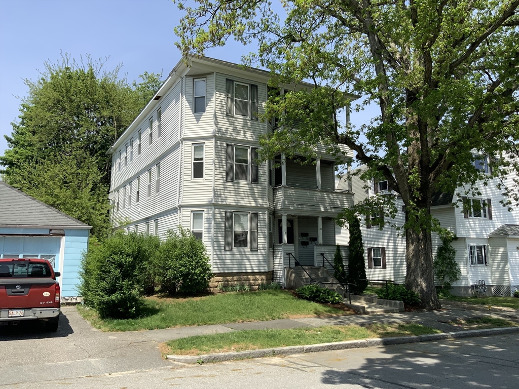 135 Cohasset St, Worcester, Massachusetts, 9 Bedrooms Bedrooms, 18 Rooms Rooms,3 BathroomsBathrooms,Residential Income,For Sale,Cohasset St,73520892