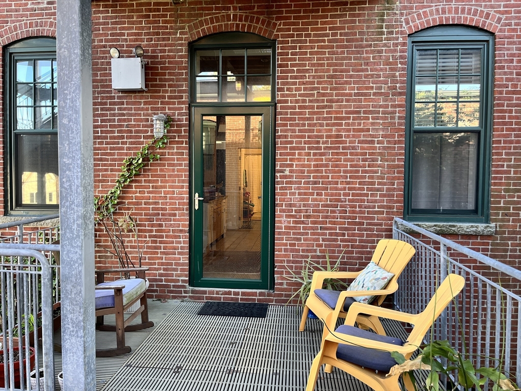 60 Dudley Street, Chelsea, Massachusetts, 1 Bedroom Bedrooms, 1 Room Rooms,1 BathroomBathrooms,Residential,For Sale,Dudley Street,73520743