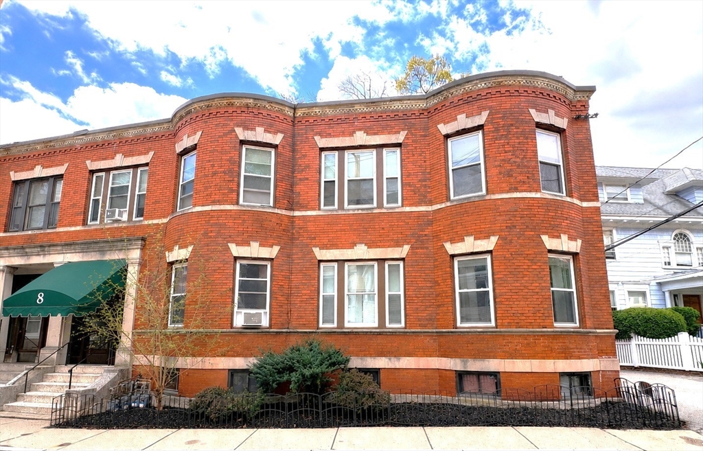 8 Colliston Rd, Boston, Massachusetts, 12 Bedrooms Bedrooms, 18 Rooms Rooms,5 BathroomsBathrooms,Residential Income,For Sale,Colliston Rd,73520828