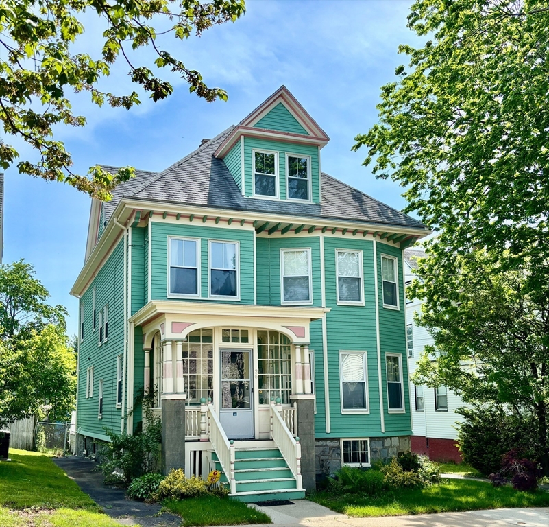 36 Kernwood St, Malden, Massachusetts, 7 Bedrooms Bedrooms, 11 Rooms Rooms,2 BathroomsBathrooms,Residential Lease,For Rent,Kernwood St,73521029