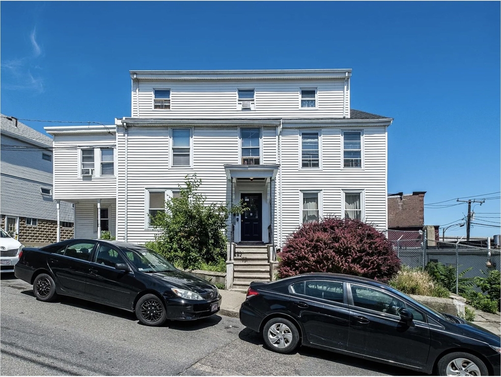 3 Boston, Somerville, Massachusetts, 2 Bedrooms Bedrooms, 5 Rooms Rooms,1 BathroomBathrooms,Residential Lease,For Rent,Boston,73520916