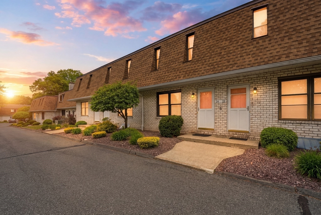 24 Granby Hts, Granby, Massachusetts, 2 Bedrooms Bedrooms, 4 Rooms Rooms,1.5 BathroomsBathrooms,Residential,For Sale,Granby Hts,73521048
