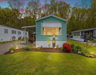 13 Southway, Taunton, Massachusetts, 2 Bedrooms Bedrooms, 4 Rooms Rooms,1 BathroomBathrooms,Residential,For Sale,Southway,73520672