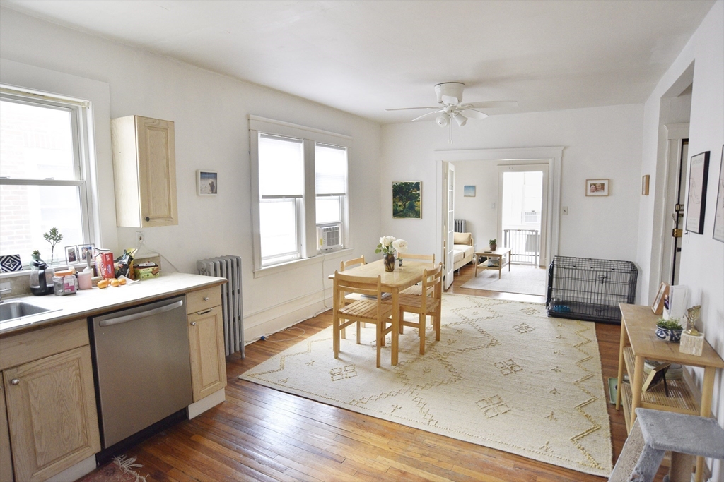 199 South, Boston, Massachusetts, 1 Bedroom Bedrooms, 4 Rooms Rooms,1 BathroomBathrooms,Residential Lease,For Rent,South,73521063