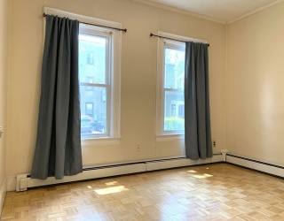 12 Evergreen Sq, Somerville, Massachusetts, 1 Bedroom Bedrooms, 3 Rooms Rooms,1 BathroomBathrooms,Residential Lease,For Rent,Evergreen Sq,73520948