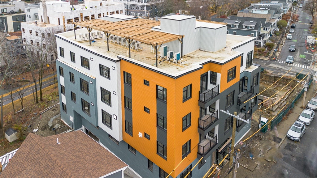 13 Warwick Street, Somerville, Massachusetts, 44 Bedrooms Bedrooms, 99 Rooms Rooms,40 BathroomsBathrooms,Residential Income,For Sale,Warwick Street,73458059