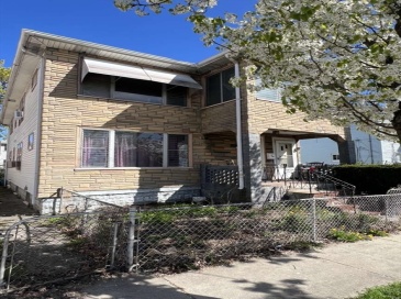 31 Luke, Everett, Massachusetts, 5 Bedrooms Bedrooms, 12 Rooms Rooms,2 BathroomsBathrooms,Residential Income,For Sale,Luke,73520959 31 Luke, Everett, Massachusetts, 5 Bedrooms Bedrooms, 12 Rooms Rooms,2 BathroomsBathrooms,Residential Income,For Sale,Luke,73520959