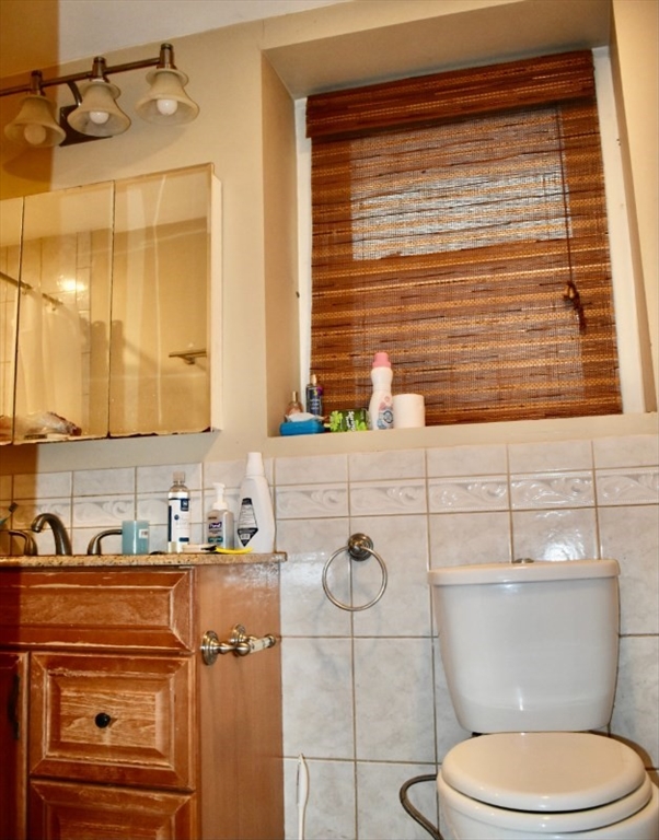 46 Park Valve Ave, Boston, Massachusetts, 4 Bedrooms Bedrooms, 6 Rooms Rooms,1 BathroomBathrooms,Residential Lease,For Rent,Park Valve Ave,73520960
