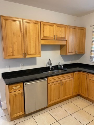 30 Sudan, Boston, Massachusetts, 4 Bedrooms Bedrooms, 6 Rooms Rooms,1 BathroomBathrooms,Residential Lease,For Rent,Sudan,73521098