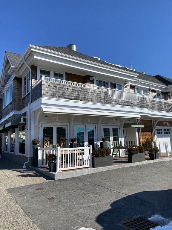5 Bridge St, Dartmouth, Massachusetts, 2 Bedrooms Bedrooms, 5 Rooms Rooms,2.5 BathroomsBathrooms,Residential Lease,For Rent,Bridge St,73521099