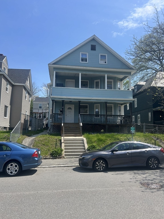 62 Huntington St, Lowell, Massachusetts, 5 Bedrooms Bedrooms, 14 Rooms Rooms,3 BathroomsBathrooms,Residential Income,For Sale,Huntington St,73521127