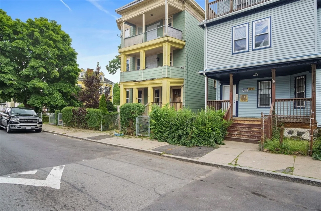52 Intervale St, Boston, Massachusetts, 12 Bedrooms Bedrooms, 18 Rooms Rooms,3 BathroomsBathrooms,Residential Income,For Sale,Intervale St,73520774