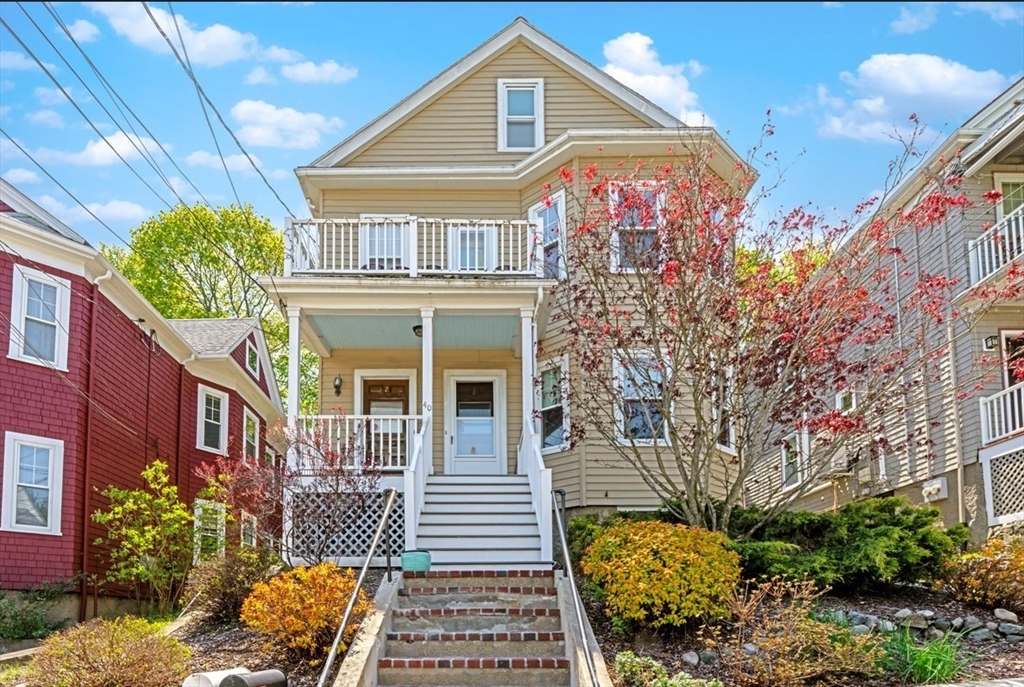 40 Tanager St, Arlington, Massachusetts, 5 Bedrooms Bedrooms, 12 Rooms Rooms,2 BathroomsBathrooms,Residential Income,For Sale,Tanager St,73521145