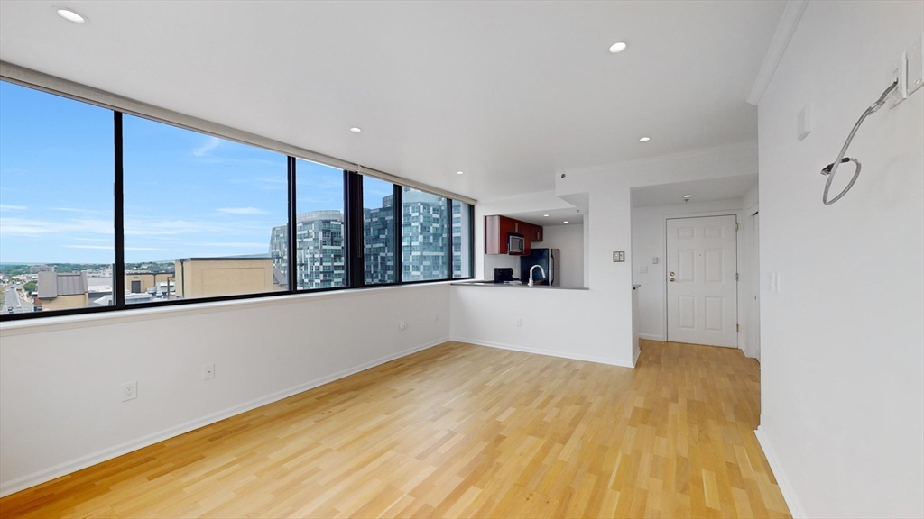 169 Monsignor O'brian Highway, Cambridge, Massachusetts, 2 Bedrooms Bedrooms, 6 Rooms Rooms,2 BathroomsBathrooms,Residential Lease,For Rent,Monsignor O'brian Highway,73521147