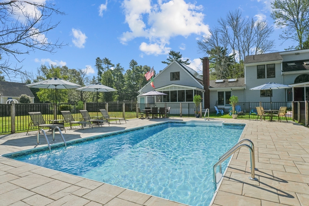 191 Hathaway Rd, Acushnet, Massachusetts, 5 Bedrooms Bedrooms, 12 Rooms Rooms,3.5 BathroomsBathrooms,Residential,For Sale,Hathaway Rd,73480626