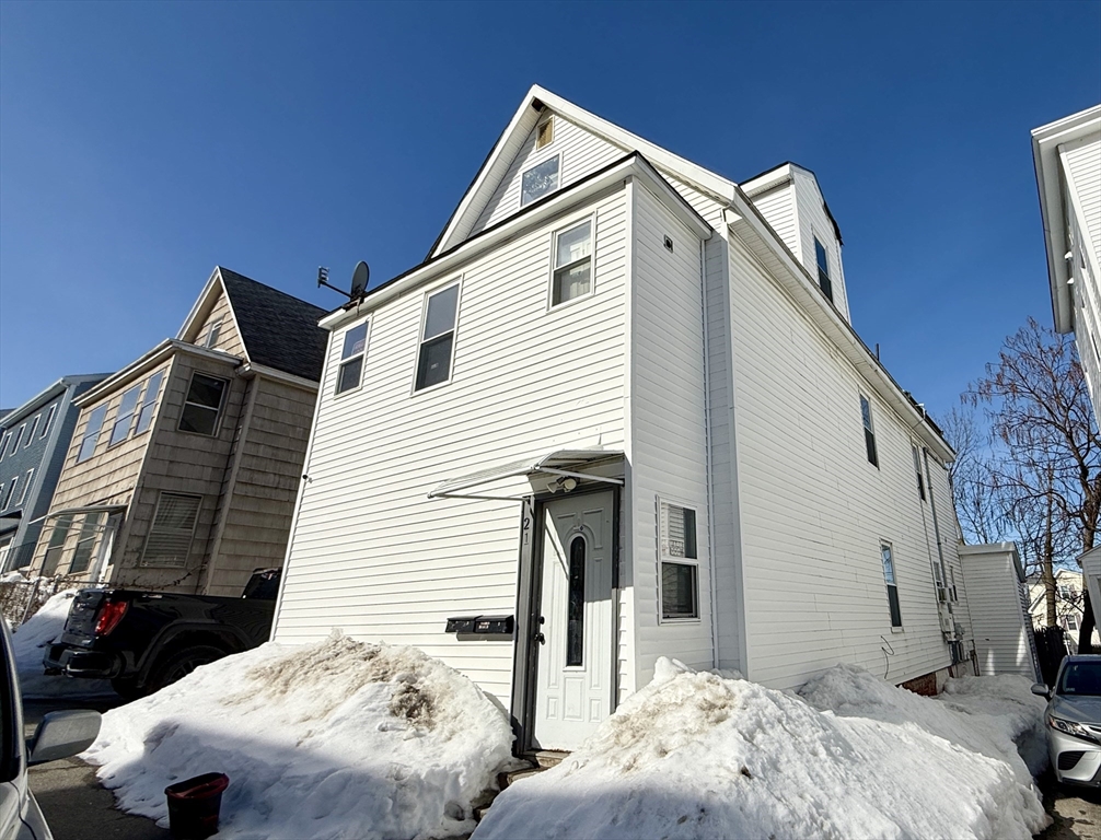 21 Mott St, Worcester, Massachusetts, 5 Bedrooms Bedrooms, 10 Rooms Rooms,2 BathroomsBathrooms,Residential Income,For Sale,Mott St,73478077