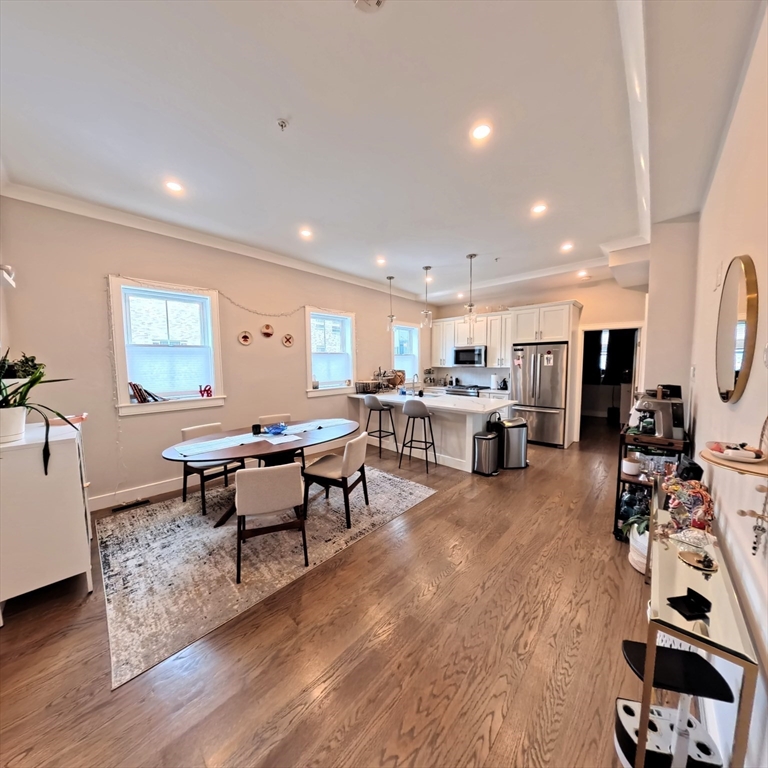 70 Gore Street, Cambridge, Massachusetts, 3 Bedrooms Bedrooms, 6 Rooms Rooms,3 BathroomsBathrooms,Residential Lease,For Rent,Gore Street,73495022