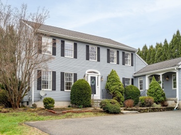 8 Farm Road, Lexington, Massachusetts, 3 Bedrooms Bedrooms, 7 Rooms Rooms,2.5 BathroomsBathrooms,Residential,For Sale,Farm Road,73497615