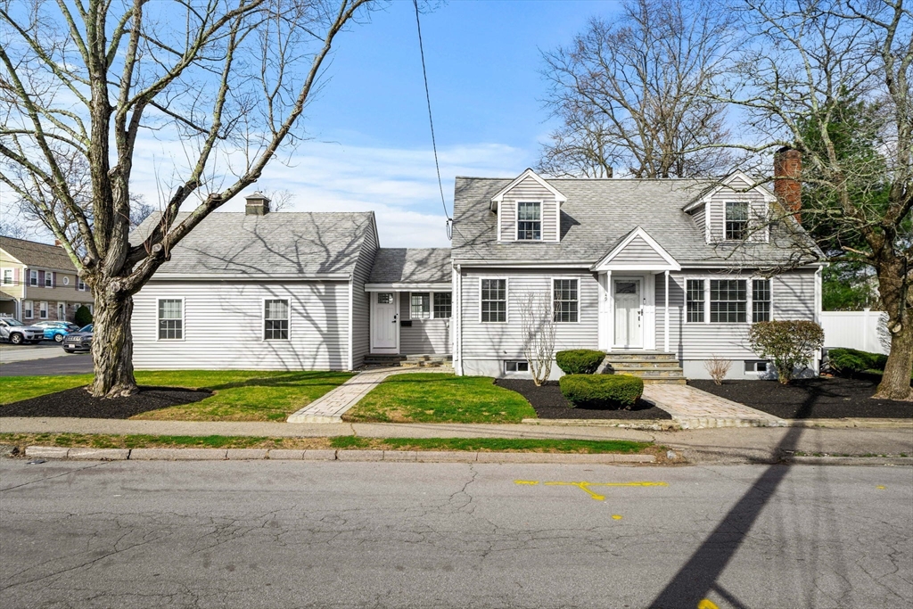 49 Grove Cir, Braintree, Massachusetts, 3 Bedrooms Bedrooms, 7 Rooms Rooms,2.5 BathroomsBathrooms,Residential,For Sale,Grove Cir,73497245