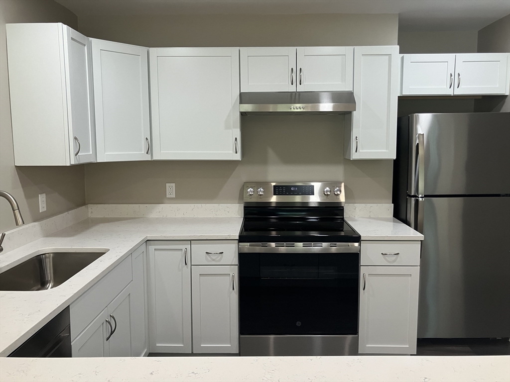 231 Coolidge Ave, Watertown, Massachusetts, 1 Bedroom Bedrooms, 3 Rooms Rooms,1 BathroomBathrooms,Residential Lease,For Rent,Coolidge Ave,73521230