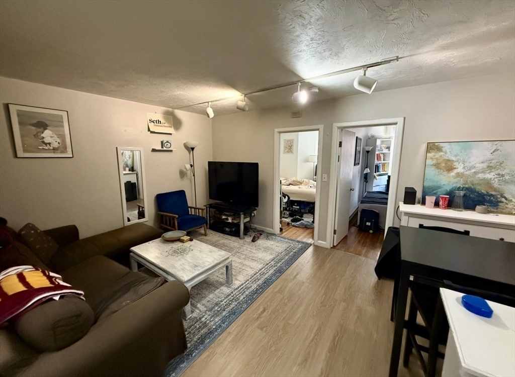 78 Commonwealth Ave, Boston, Massachusetts, 2 Bedrooms Bedrooms, 3 Rooms Rooms,1 BathroomBathrooms,Residential Lease,For Rent,Commonwealth Ave,73521240