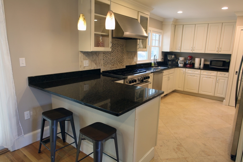 119 York Terrace, Brookline, Massachusetts, 3 Bedrooms Bedrooms, 6 Rooms Rooms,2 BathroomsBathrooms,Residential Lease,For Rent,York Terrace,73521304