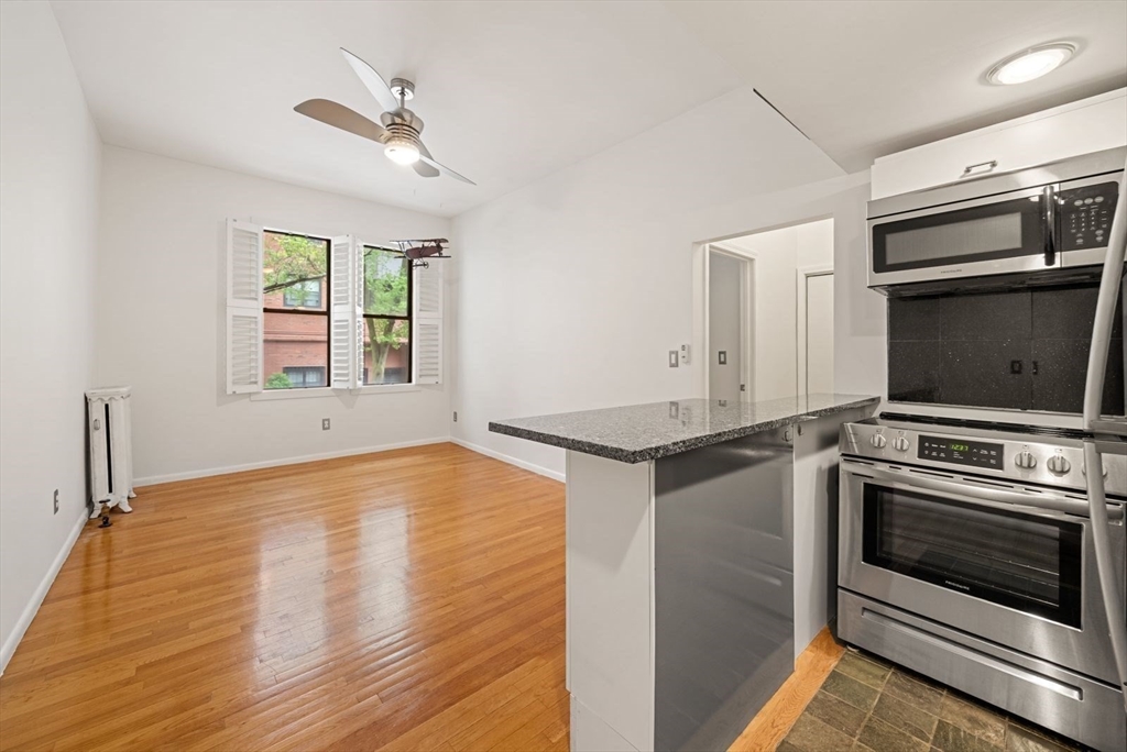 40 Saint Botolph St, Boston, Massachusetts, 1 Bedroom Bedrooms, 3 Rooms Rooms,1 BathroomBathrooms,Residential,For Sale,Saint Botolph St,73521366