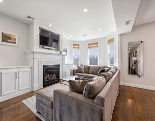 77 Torrey St, Boston, Massachusetts, 3 Bedrooms Bedrooms, 6 Rooms Rooms,2 BathroomsBathrooms,Residential Lease,For Rent,Torrey St,73521403