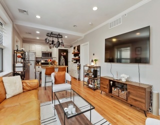 454 Hanover Street, Boston, Massachusetts, 1 Bedroom Bedrooms, 3 Rooms Rooms,1 BathroomBathrooms,Residential Lease,For Rent,Hanover Street,73521407