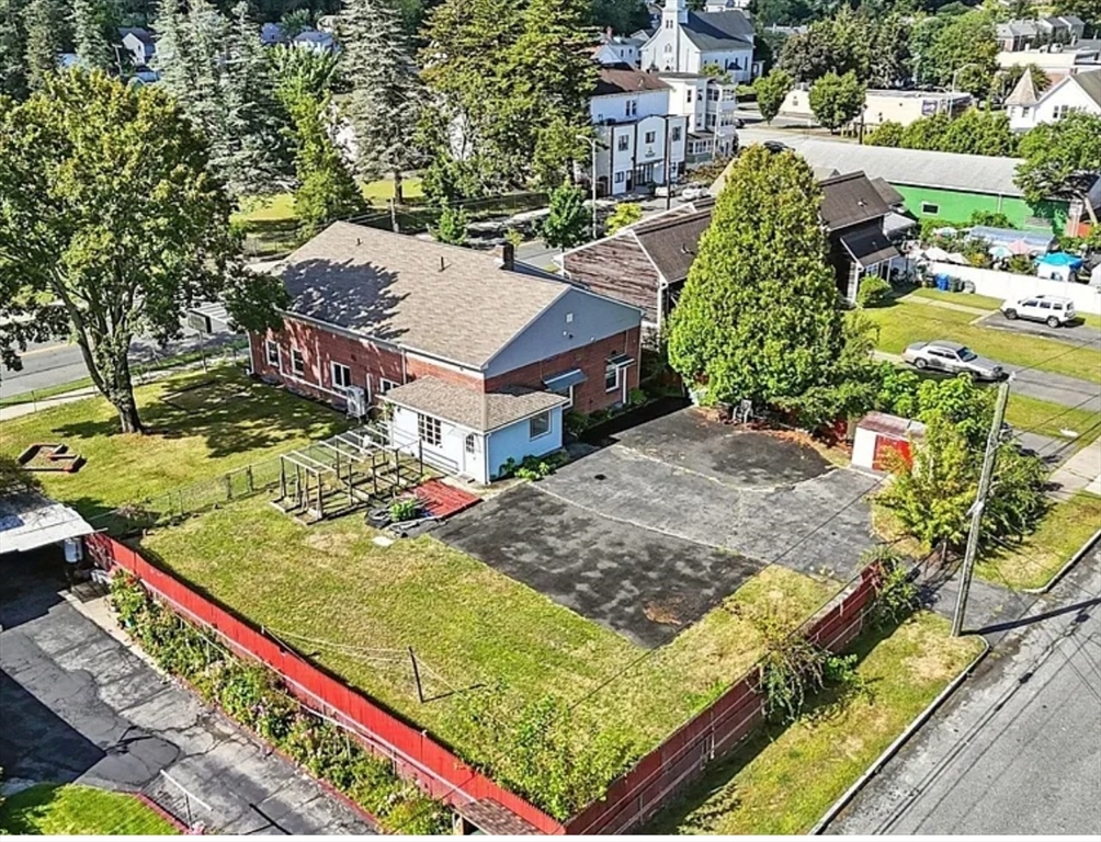 222-224 Main St, Springfield, Massachusetts, 3 Bedrooms Bedrooms, 7 Rooms Rooms,2.5 BathroomsBathrooms,Residential Income,For Sale,Main St,73521429