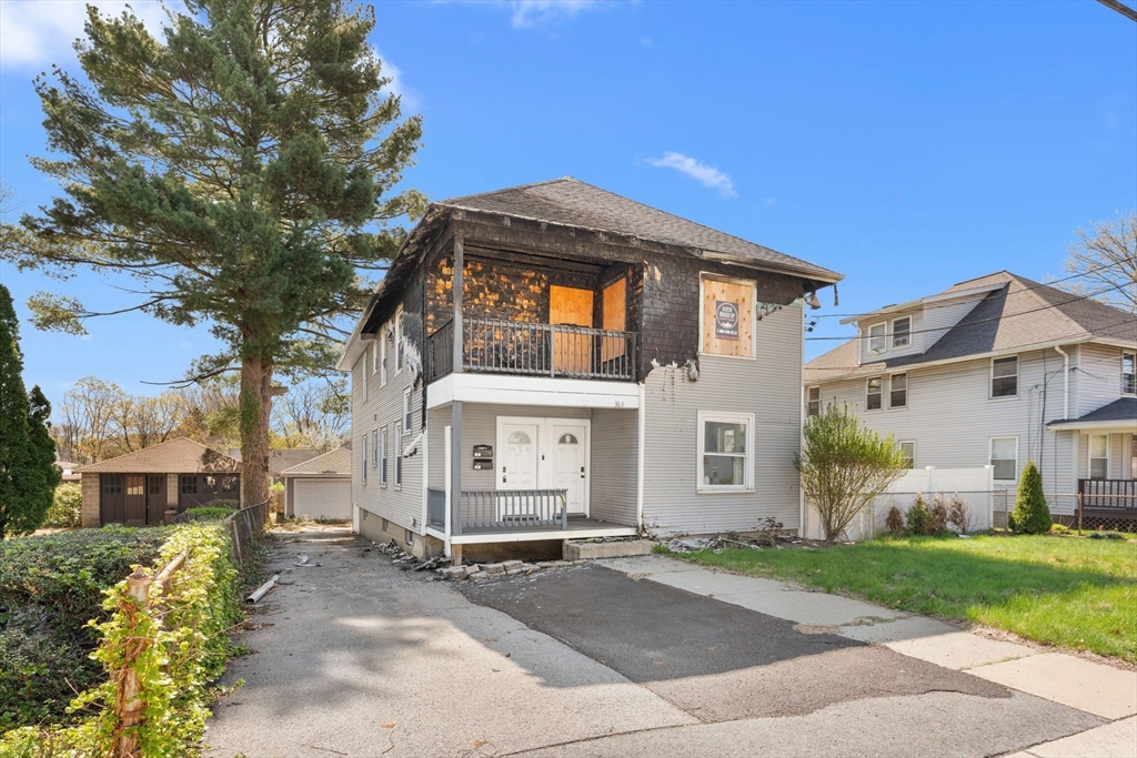 363 Concord St, Framingham, Massachusetts, 6 Bedrooms Bedrooms, 14 Rooms Rooms,2 BathroomsBathrooms,Residential Income,For Sale,Concord St,73521302