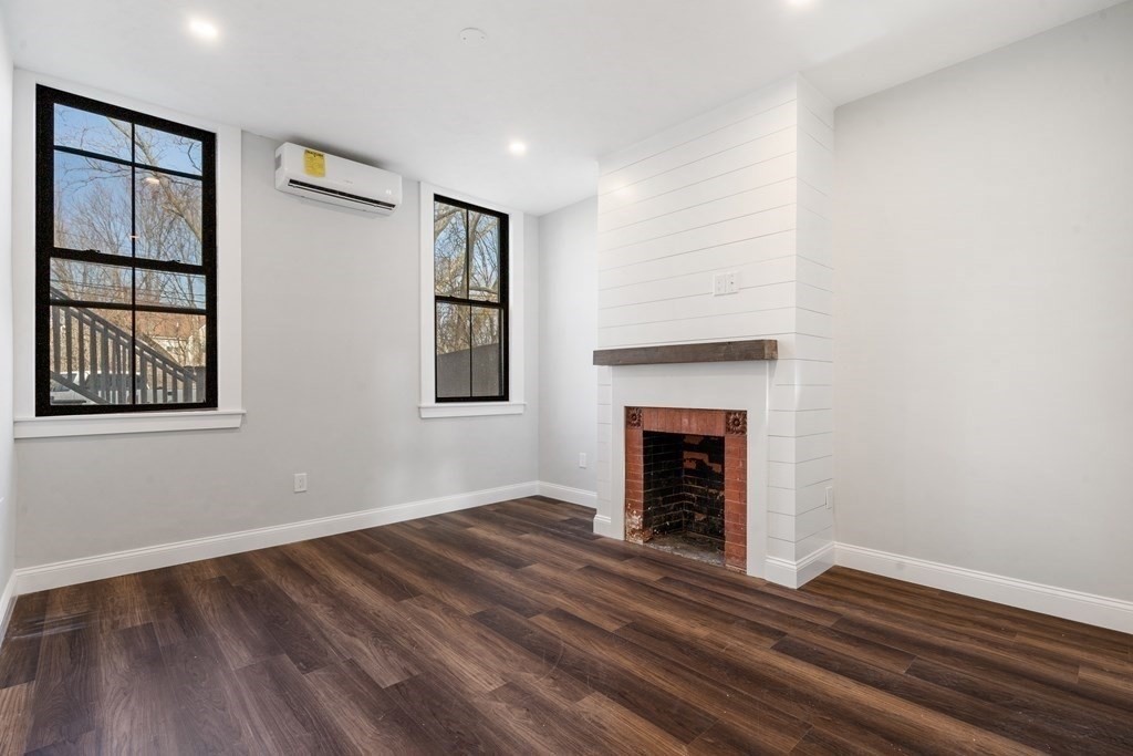 31 Monadnock St, Boston, Massachusetts, 1 Bedroom Bedrooms, 2 Rooms Rooms,1 BathroomBathrooms,Residential Lease,For Rent,Monadnock St,73521482