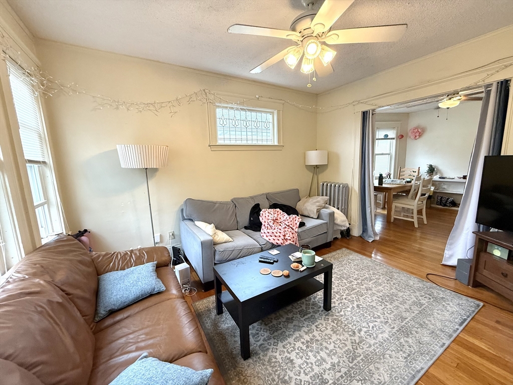 221 Boston Ave., Medford, Massachusetts, 4 Bedrooms Bedrooms, 9 Rooms Rooms,2 BathroomsBathrooms,Residential Lease,For Rent,Boston Ave.,73521483