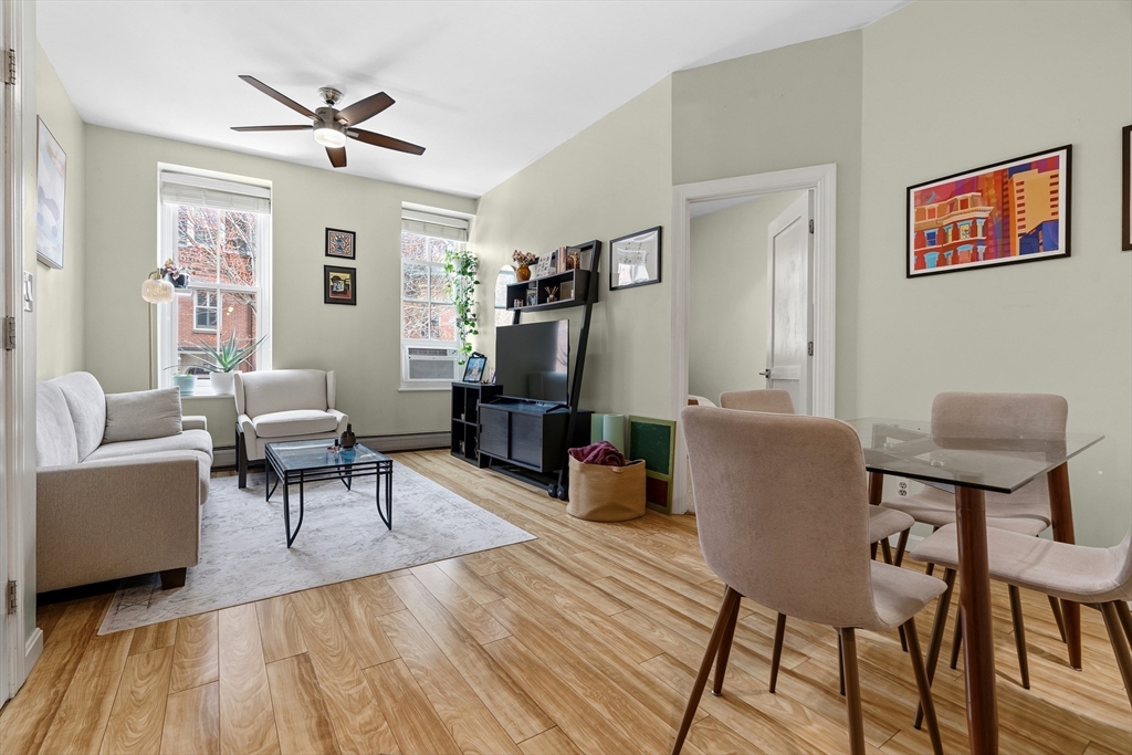 30 E Concord Street, Boston, Massachusetts, 1 Bedroom Bedrooms, 3 Rooms Rooms,1 BathroomBathrooms,Residential Lease,For Rent,E Concord Street,73493721