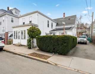 120-124 Sheridan St, Lynn, Massachusetts, 4 Bedrooms Bedrooms, 6 Rooms Rooms,1 BathroomBathrooms,Residential Lease,For Rent,Sheridan St,73521318