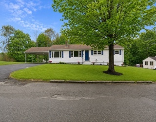 27 Mary Lou St, Methuen, Massachusetts, 3 Bedrooms Bedrooms, 7 Rooms Rooms,1 BathroomBathrooms,Residential,For Sale,Mary Lou St,73520840