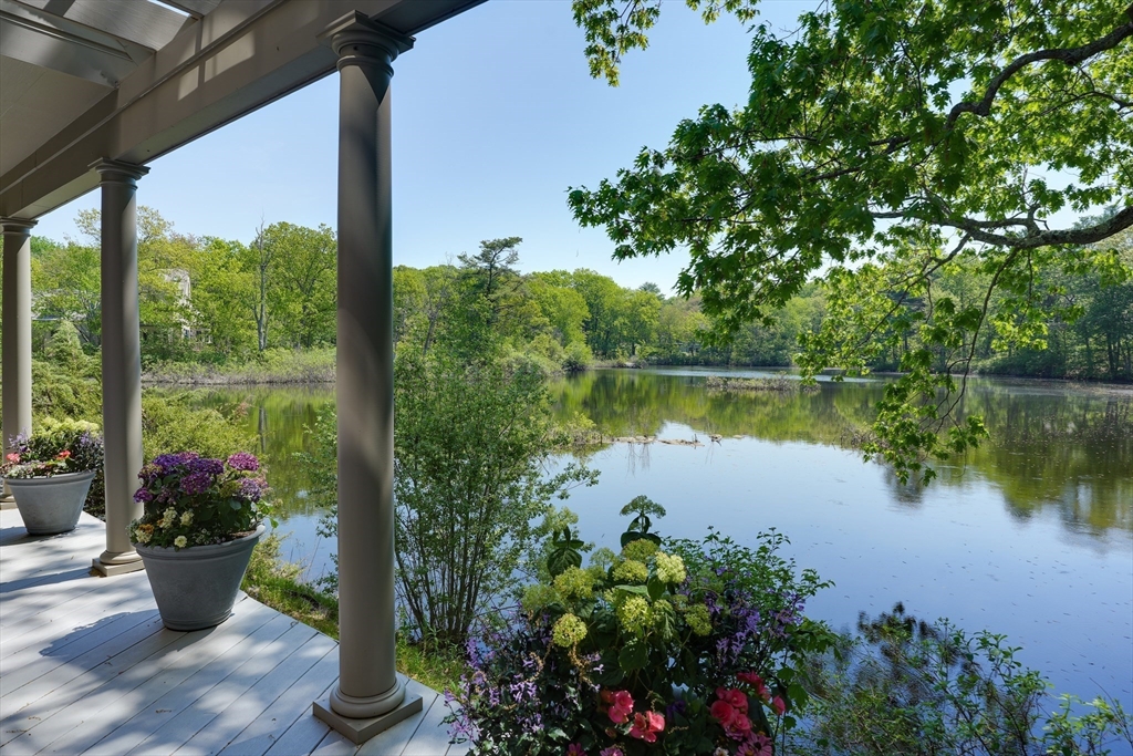 4 Jackson Pond Rd, Dedham, Massachusetts, 3 Bedrooms Bedrooms, 7 Rooms Rooms,2.5 BathroomsBathrooms,Residential,For Sale,Jackson Pond Rd,73520417