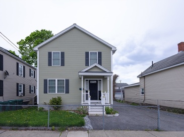 76 River St, Lynn, Massachusetts, 3 Bedrooms Bedrooms, 6 Rooms Rooms,1.5 BathroomsBathrooms,Residential,For Sale,River St,73521585