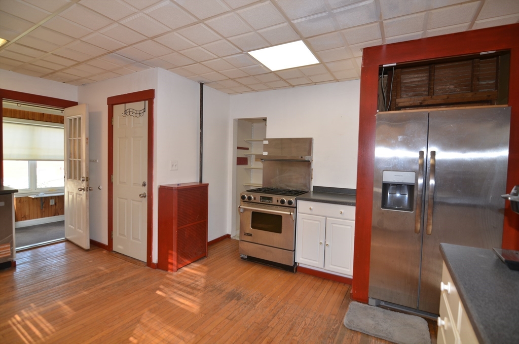 245 Presidents Ln, Quincy, Massachusetts, 2 Bedrooms Bedrooms, 2 Rooms Rooms,1 BathroomBathrooms,Residential Lease,For Rent,Presidents Ln,73521595