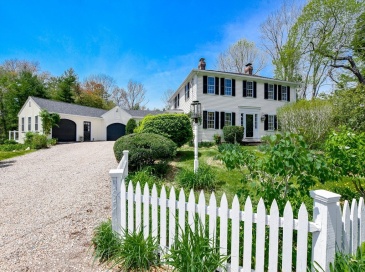 595 New Bedford Road, Rochester, Massachusetts, 3 Bedrooms Bedrooms, 7 Rooms Rooms,2 BathroomsBathrooms,Residential,For Sale,New Bedford Road,73521608