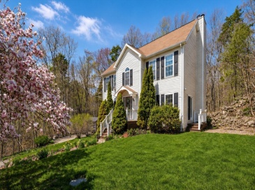 25 Magnolia Ave, Manchester, Massachusetts, 3 Bedrooms Bedrooms, 8 Rooms Rooms,3.5 BathroomsBathrooms,Residential,For Sale,Magnolia Ave,73521623